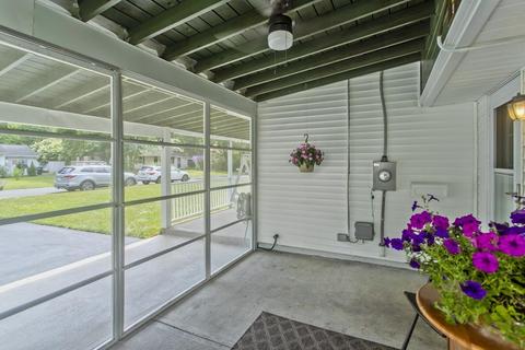 29 E Green St, Easthampton, MA 01027 photo 3