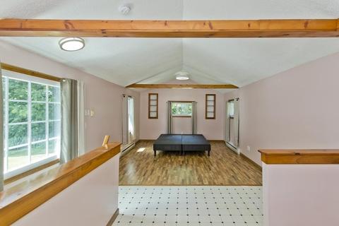 29 E Green St, Easthampton, MA 01027 photo 24