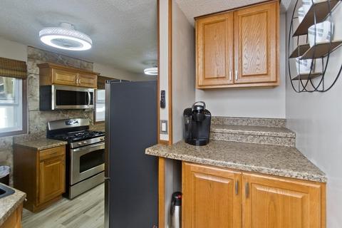 29 E Green St, Easthampton, MA 01027 photo 15