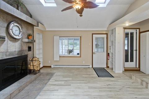 29 E Green St, Easthampton, MA 01027 photo 6