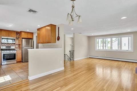 85 Upton Rd, Waltham, MA 02452 photo 3