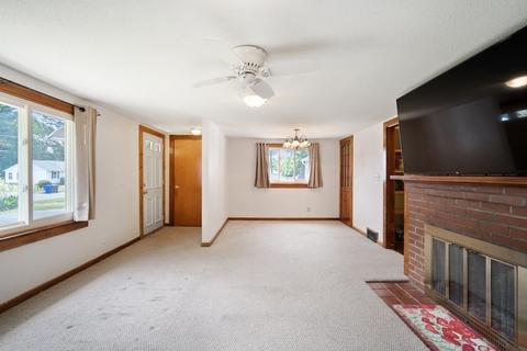 30 Rosedale Ave, Springfield, MA 01128 photo 9
