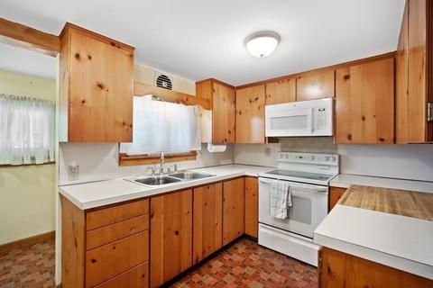 30 Rosedale Ave, Springfield, MA 01128 photo 4