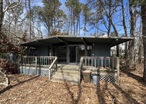 383 Mashpee Neck Rd, Mashpee, MA 02649 photo 1