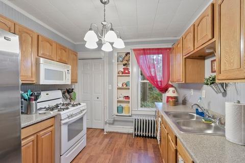 41 Newhall St, Springfield, MA 01109 photo 17