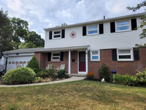 81 Bemis Rd, Holyoke, MA 01040 photo 1