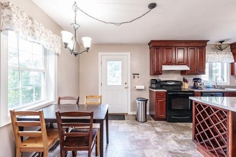 32 Morris St, Chicopee, MA 01020 photo 8