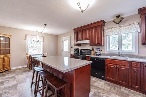 32 Morris St, Chicopee, MA 01020 photo 13