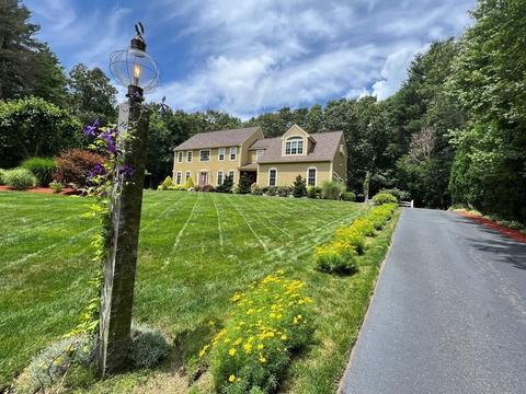 13 Leonard Rd, Mendon, MA 01756 photo 2