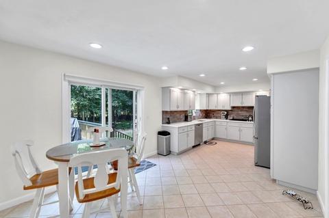 13 Leonard Rd, Mendon, MA 01756 photo 5