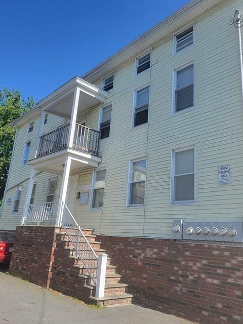 98 Raymond St, Fall River, MA 02723 photo 3