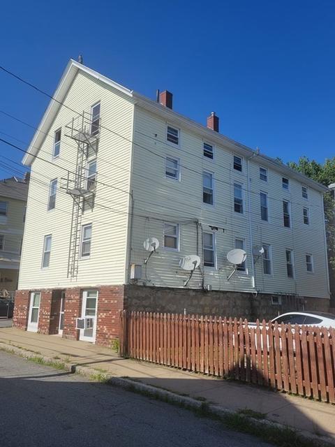 98 Raymond St, Fall River, MA 02723 photo 2
