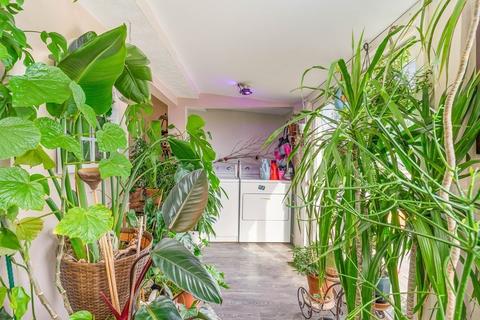 75 Harvard St, Everett, MA 02149 photo 9