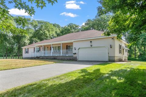 17 Blackberry Fields Rd, Dracut, MA 01826 photo 1