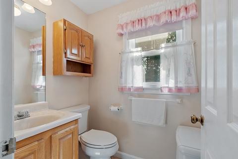 17 Blackberry Fields Rd, Dracut, MA 01826 photo 10