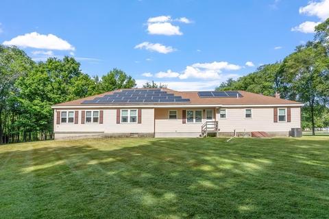 17 Blackberry Fields Rd, Dracut, MA 01826 photo 2