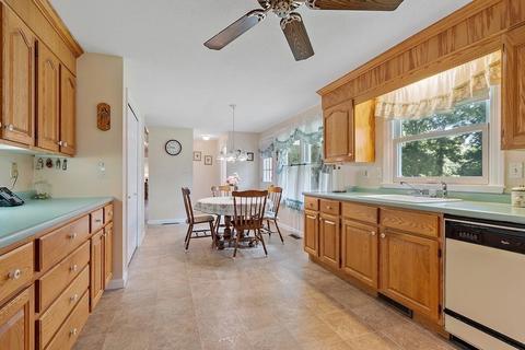 17 Blackberry Fields Rd, Dracut, MA 01826 photo 9