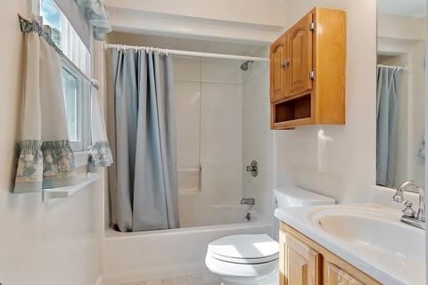 17 Blackberry Fields Rd, Dracut, MA 01826 photo 18