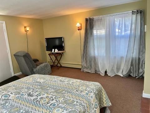 22 Monroe St, Chicopee, MA 01020 photo 31