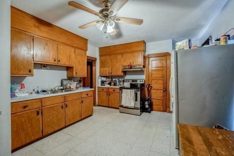 22 Monroe St, Chicopee, MA 01020 photo 26