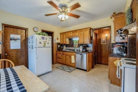 22 Monroe St, Chicopee, MA 01020 photo 8