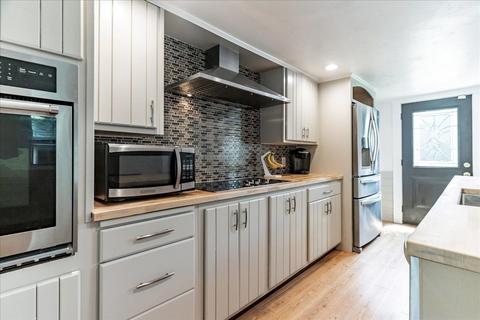 21 School St, Auburn, MA 01501 photo 7