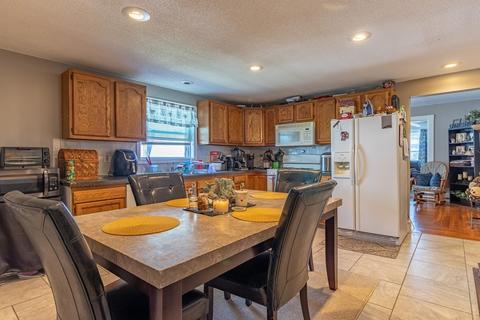 185-187 Osborn St, Fall River, MA 02724 photo 6