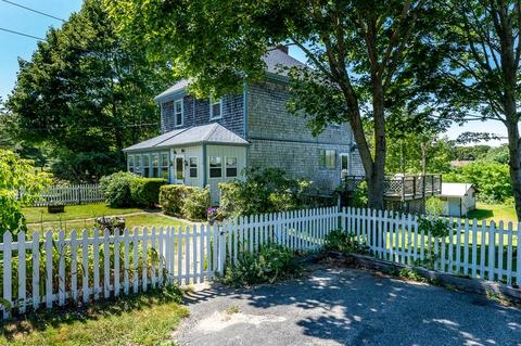1054 County Rd, Bourne, MA 02534 photo 1
