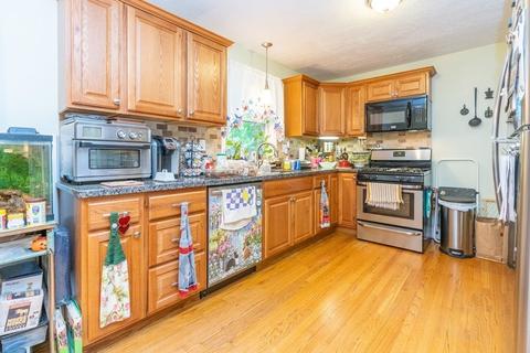 9 Gladwin Dr, Westfield, MA 01085 photo 2