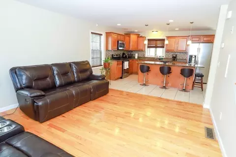 97 Avery St, Springfield, MA 01119 photo 8