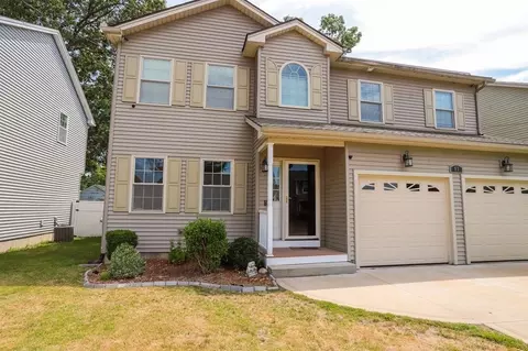 97 Avery St, Springfield, MA 01119 photo 2