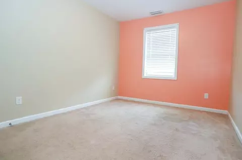 97 Avery St, Springfield, MA 01119 photo 32