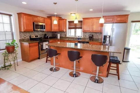 97 Avery St, Springfield, MA 01119 photo 1