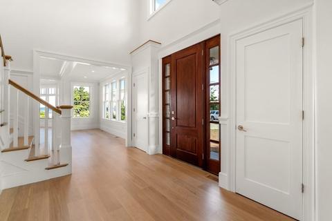 10 Goldthwait Rd, Marblehead, MA 01945 photo 3