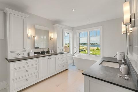 10 Goldthwait Rd, Marblehead, MA 01945 photo 14