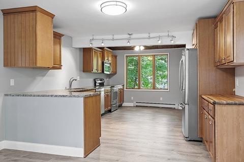 26 School St, Townsend, MA 01469 photo 3