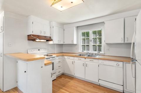 18 Taft St, Marblehead, MA 01945 photo 9