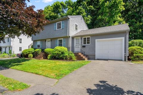 18 Taft St, Marblehead, MA 01945 photo 1
