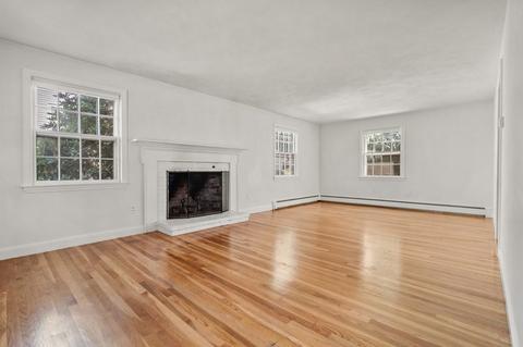 18 Taft St, Marblehead, MA 01945 photo 3