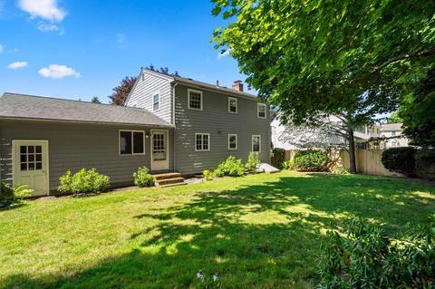 18 Taft St, Marblehead, MA 01945 photo 2
