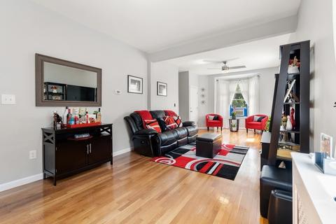 57 Everett St, Everett, MA 02149 photo 4