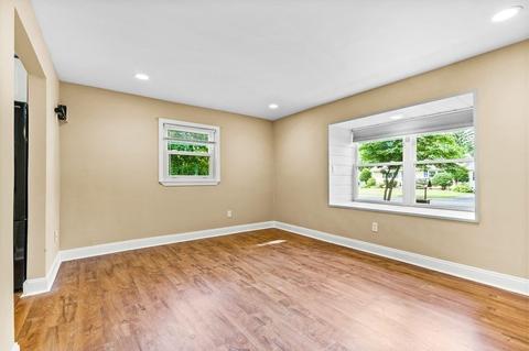 31 Randall Rd, Maynard, MA 01754 photo 2
