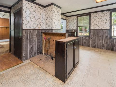 81 Maple St, Warren, MA 01083 photo 12