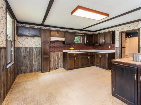 81 Maple St, Warren, MA 01083 photo 9