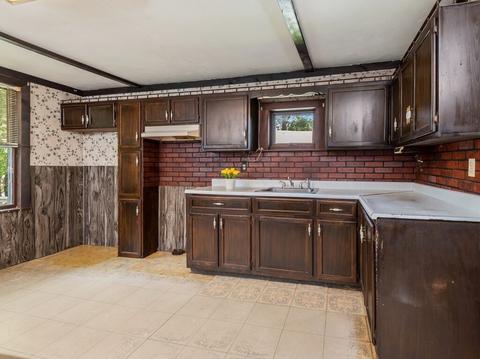 81 Maple St, Warren, MA 01083 photo 10