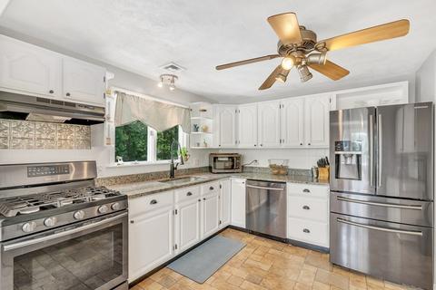 32 Dix Rd, Maynard, MA 01754 photo 11