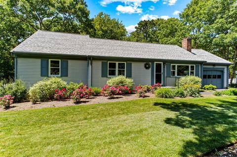 36 Mooring Dr, Barnstable, MA 02635 photo 1