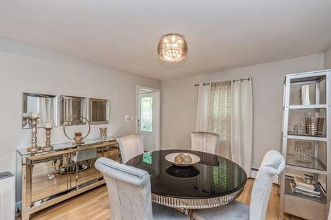 9 Acushnet Ave, Worcester, MA 01606 photo 5