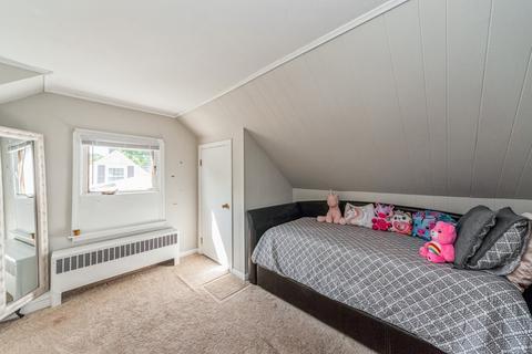 9 Acushnet Ave, Worcester, MA 01606 photo 24