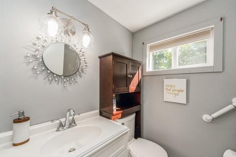 9 Acushnet Ave, Worcester, MA 01606 photo 20